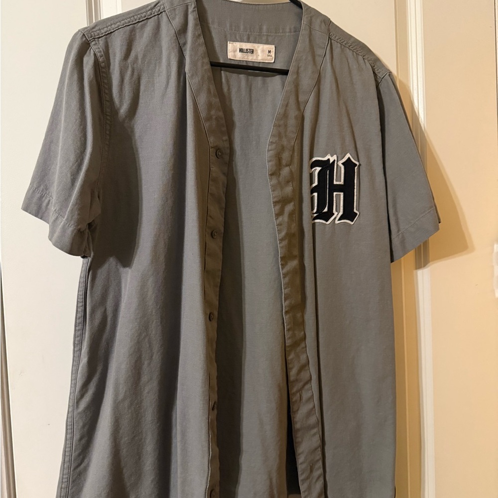 Hollister Gray Short Sleeve Shirt with Logo